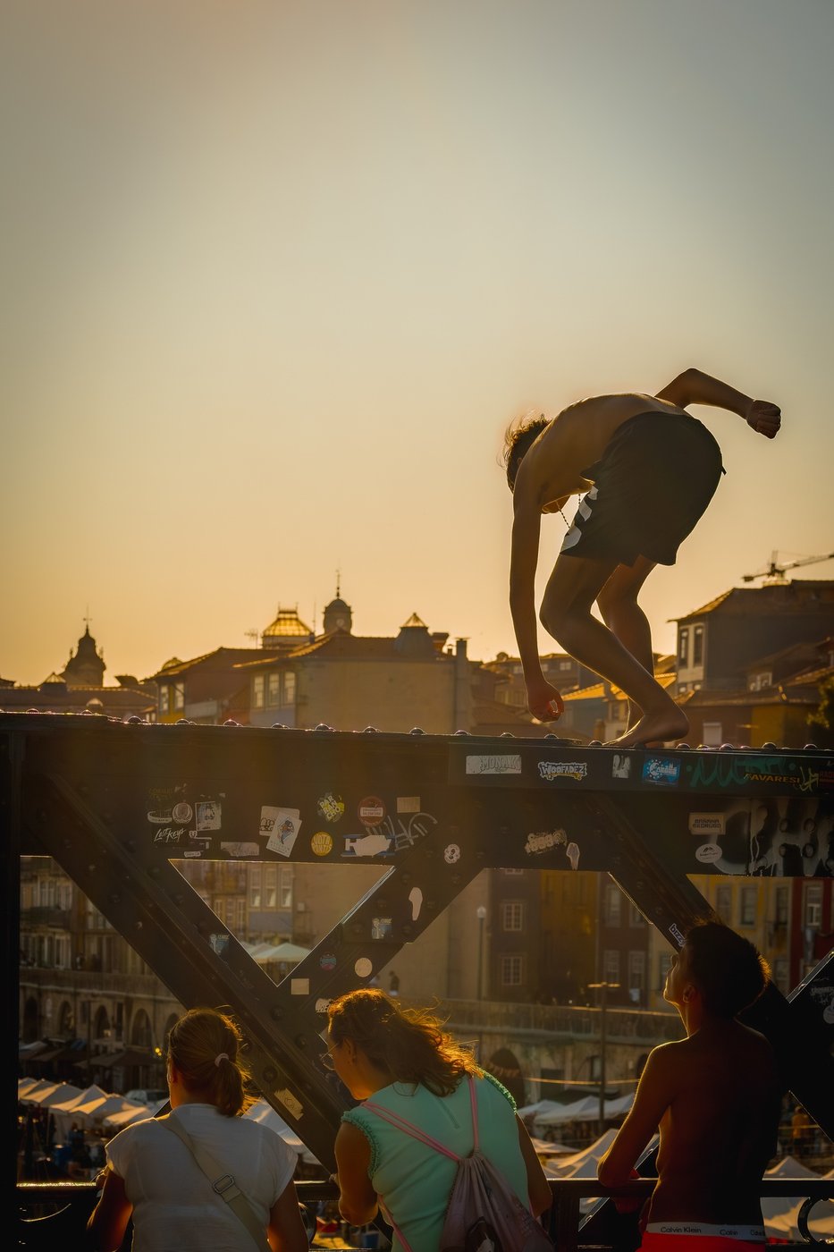 Golden Dive, Porto, 2025, Ponte D. Luís I, sunset